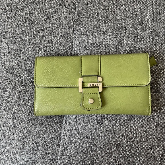 GUESS Green Women's Wallet - Picture 2 of 11